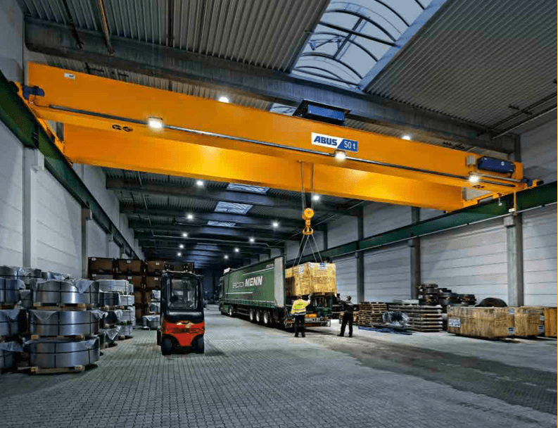 ABUS traverskran hængende i produktionshal